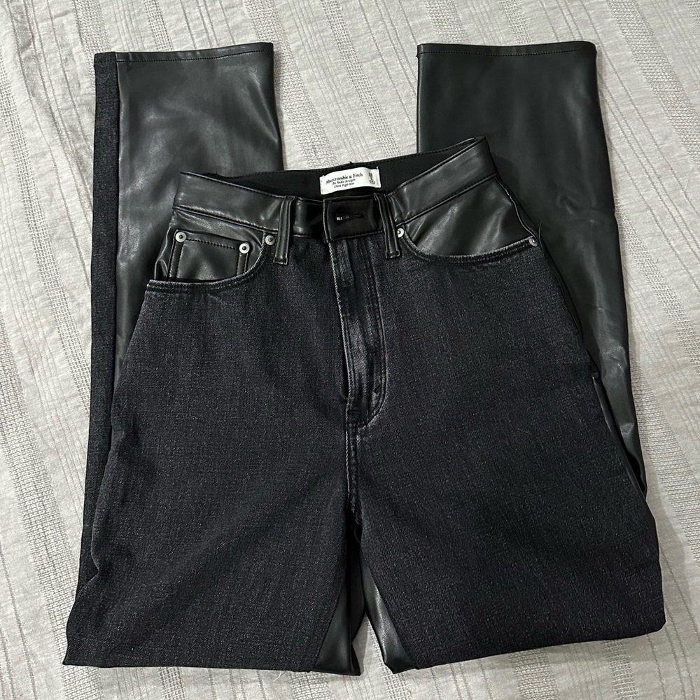 Abercrombie ankle straight leg leather 26L